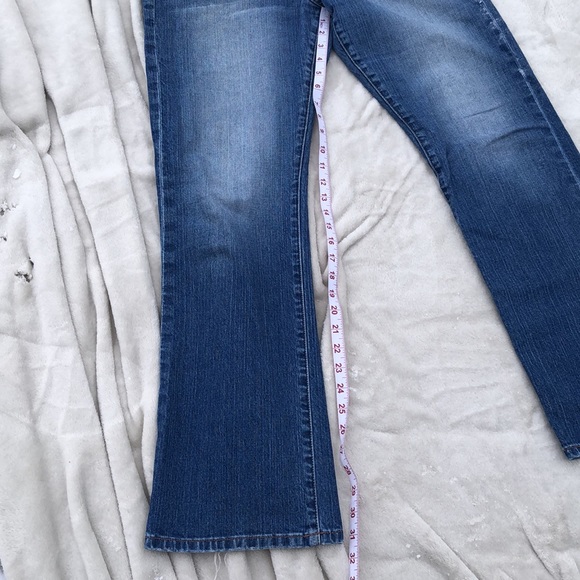 Lucky Brand Easy Rider Jeans - Picture 13 of 15